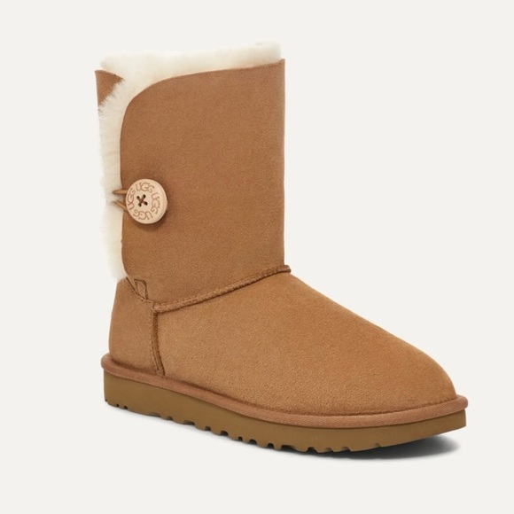 UGG Womens Bailey Button Boot Chestnut Size 10 NEW - Picture 1 of 10